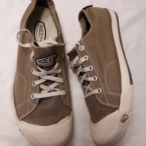 Keen hiking shoes size 12